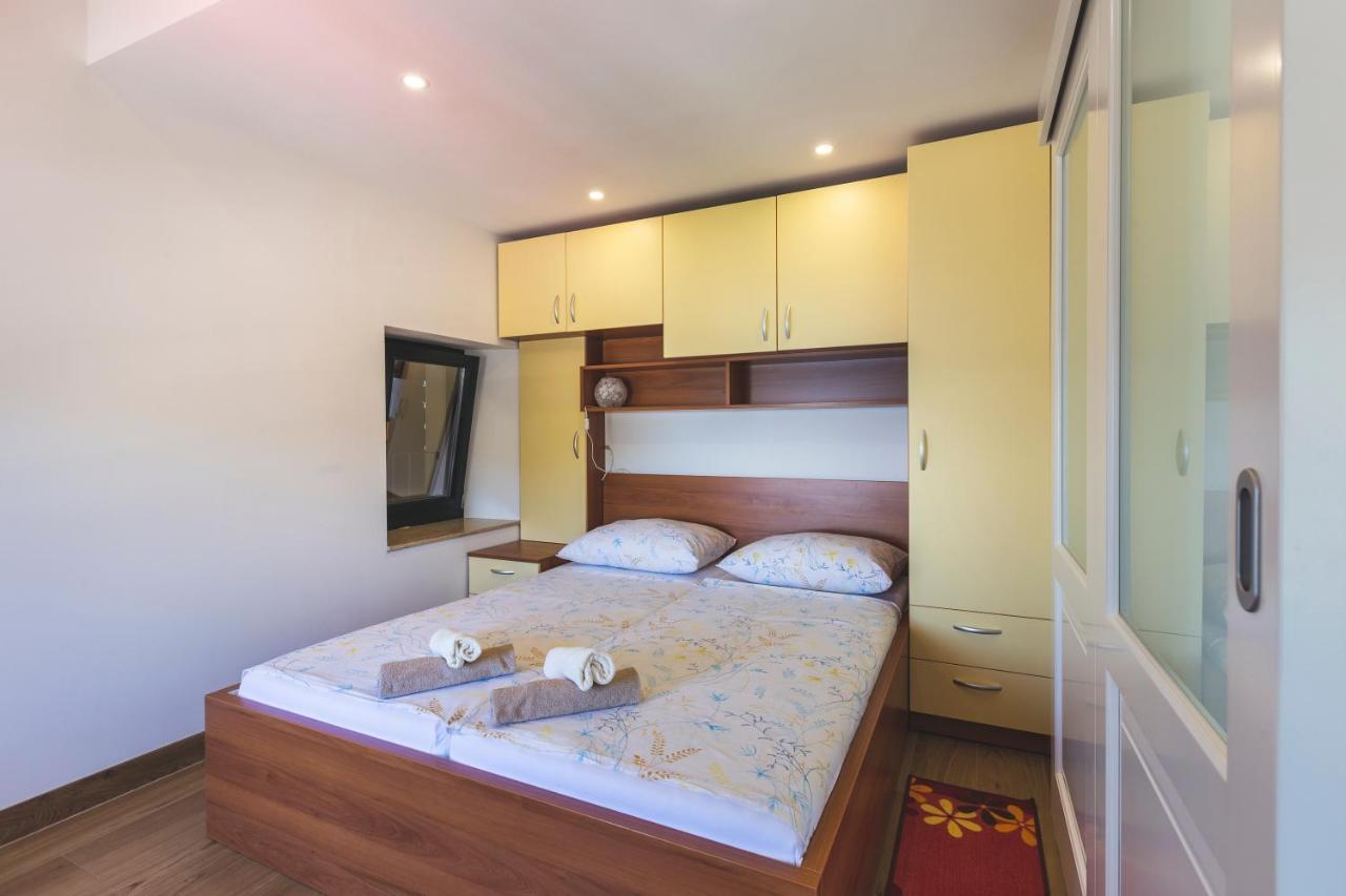Vinea Apartmani Umag, Ulica G Garibaldia 2 ภายนอก รูปภาพ