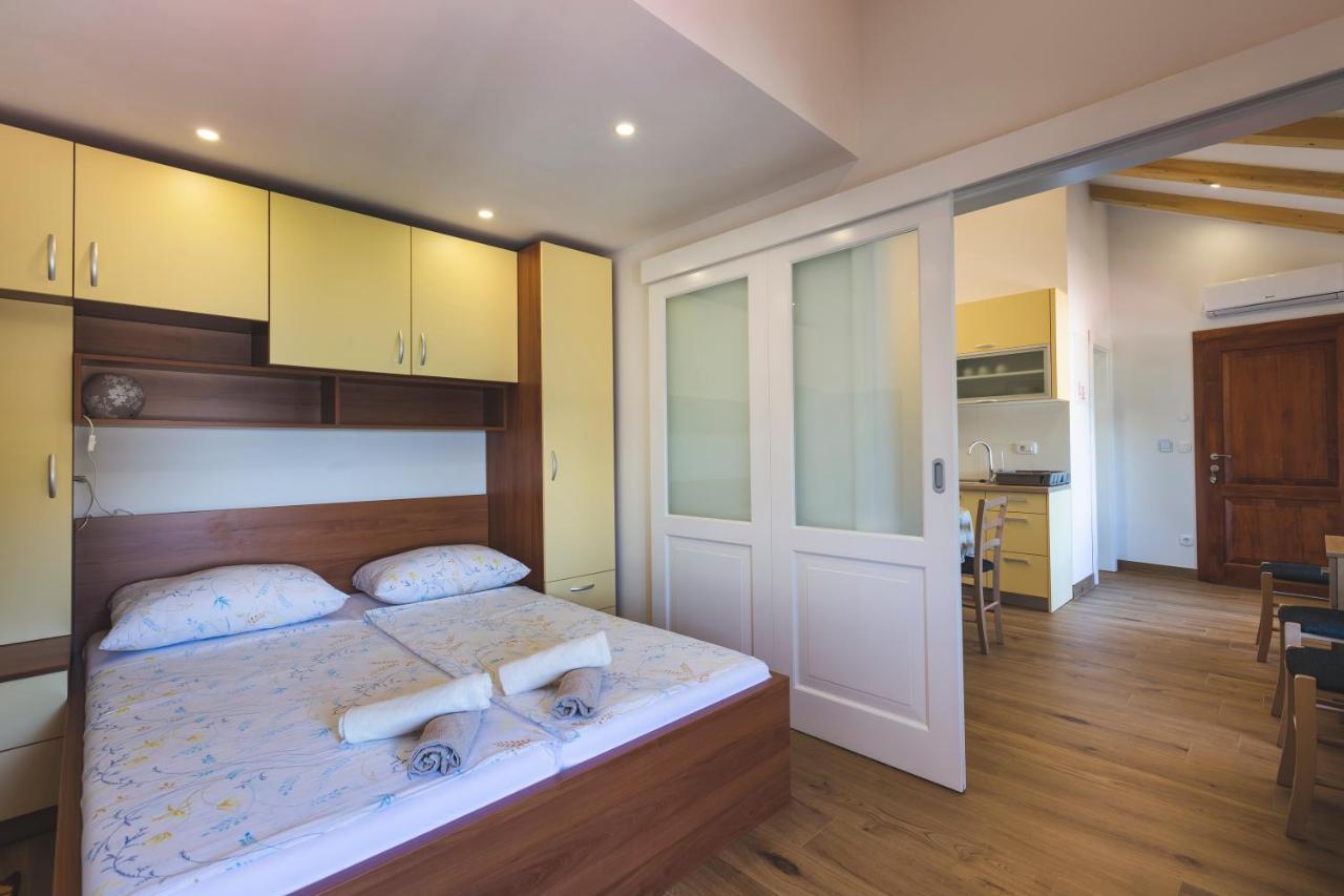 Vinea Apartmani Umag, Ulica G Garibaldia 2 ภายนอก รูปภาพ
