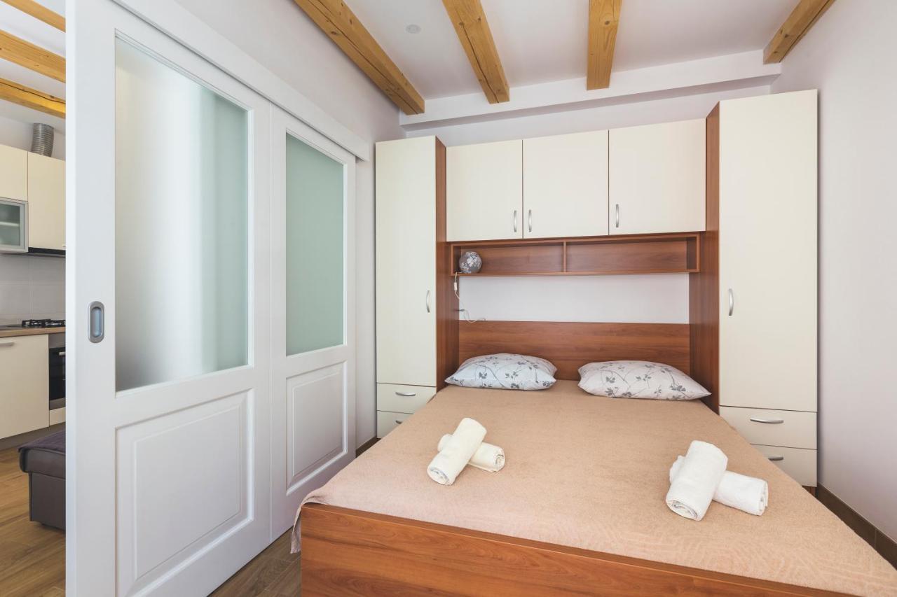 Vinea Apartmani Umag, Ulica G Garibaldia 2 ภายนอก รูปภาพ