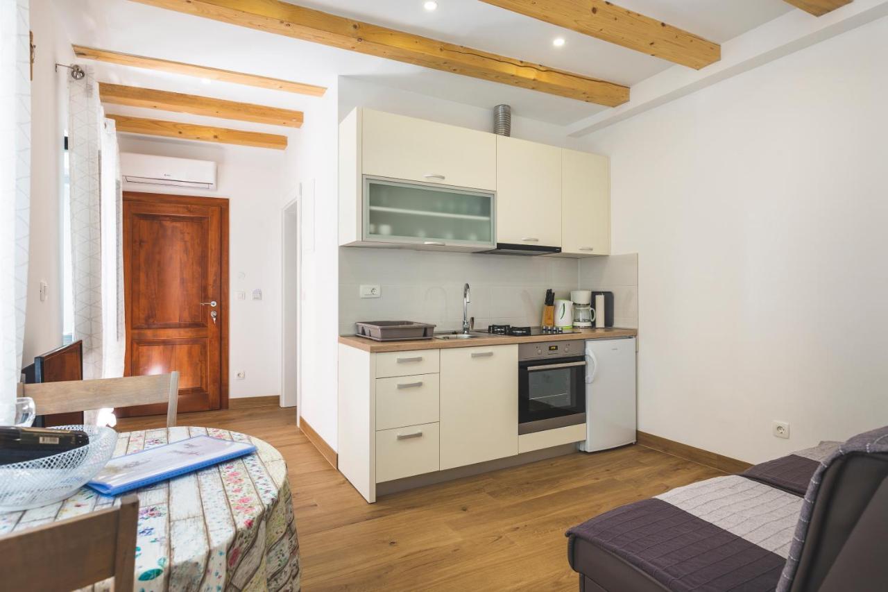 Vinea Apartmani Umag, Ulica G Garibaldia 2 ภายนอก รูปภาพ